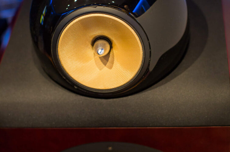 Bowers-Wilkins-801-Nautilus