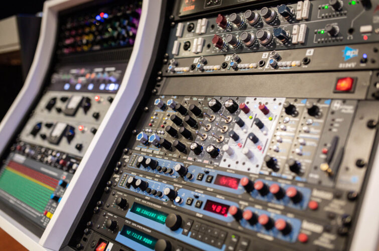Lexicon-PCM42-PCM70-digital-reverb-delay