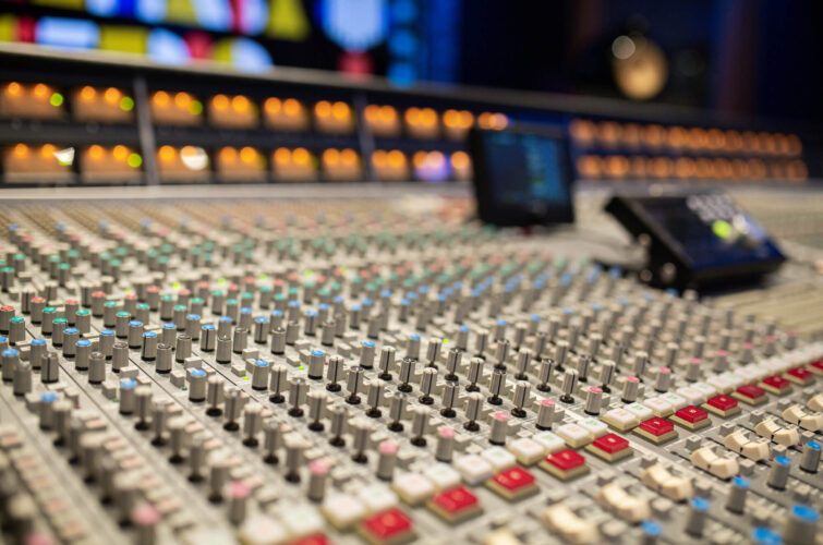 Solid-State-Logic-4000G-console