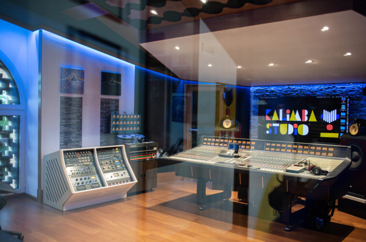 analogue-mixing-console-solid-state-logic