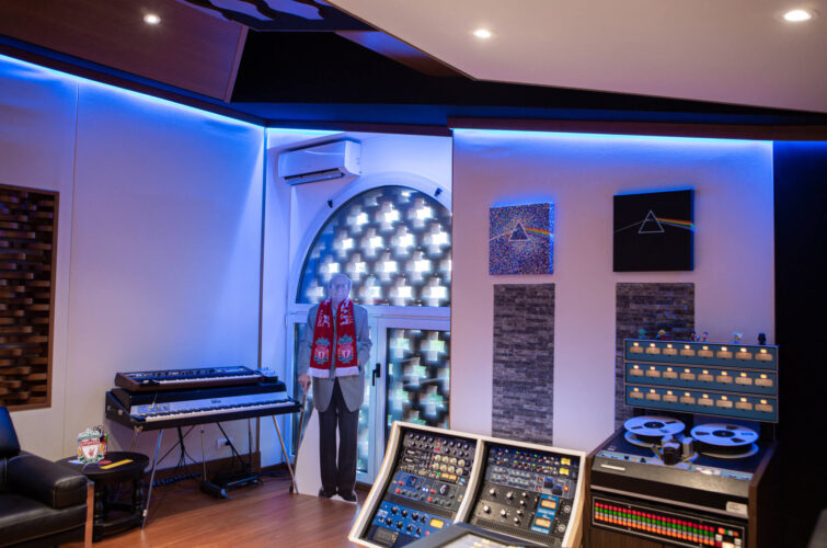 control-room-kalimba-studio-tape-machine