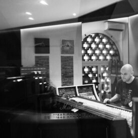 Corrado Molon nello studio di produzione musicale