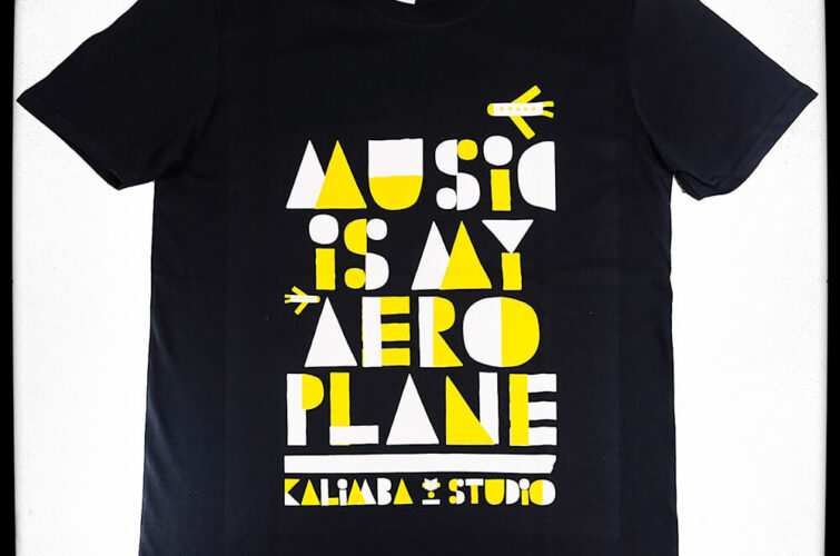 t-shirt Music is my aeroplane