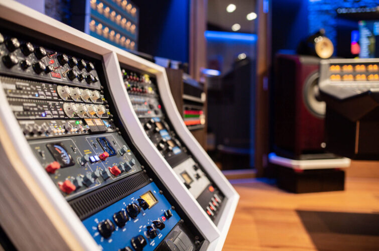 outboard-tape-machine-studio